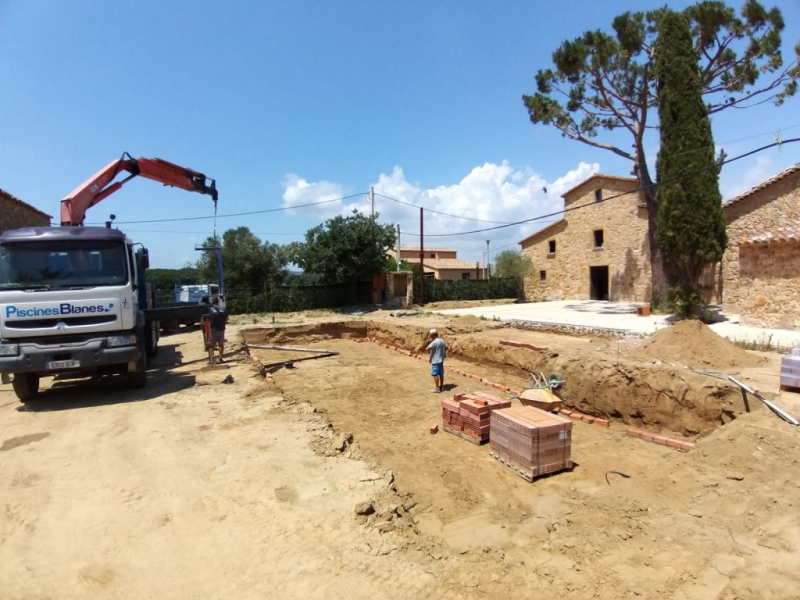 Piscina en una masia