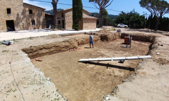 Piscina en una masia