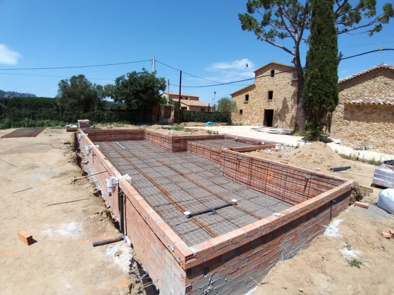 Piscina en una masia