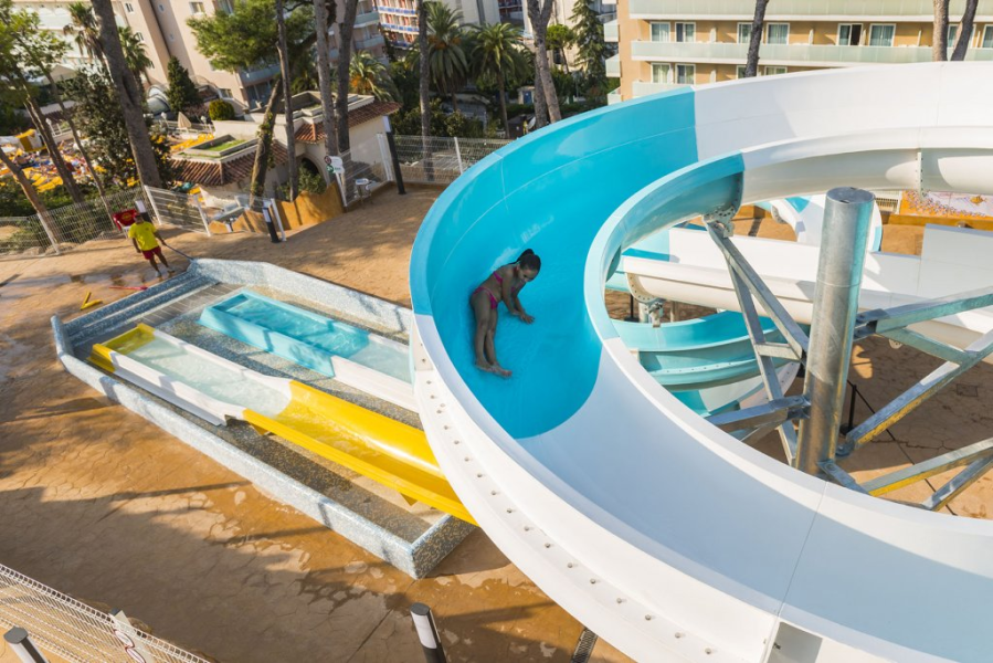 Piscinas del parque acuático del Hotel Guitart Central Park Resort (Lloret de Mar)